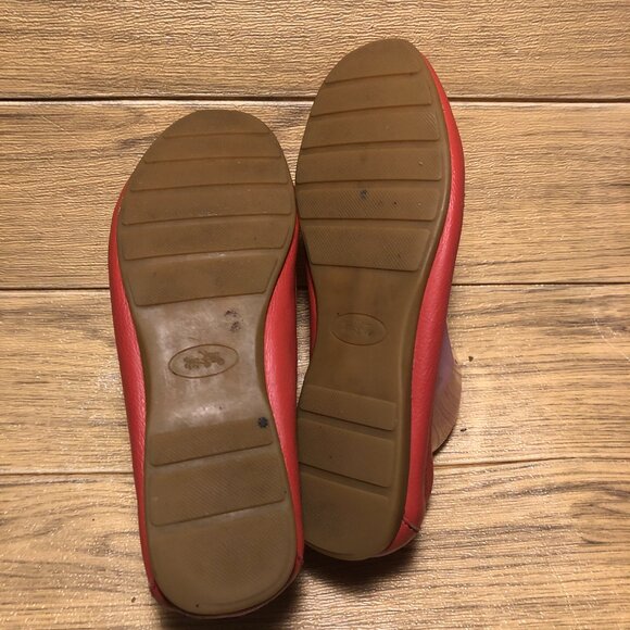 Coach women red leather loafers, leather lining, some peelings inside size 9 - Picture 4 of 10